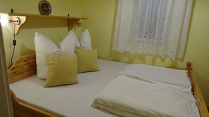 2 chambres, fer et planche à repasser, accès Internet, draps fournis