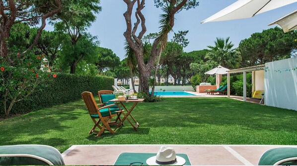 Outdoor pool - Villa Stella on the Golf Course (Quarteira)