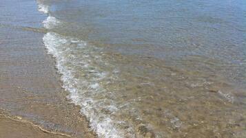 Una spiaggia nelle vicinanze