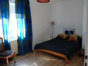 2 chambres, fer et planche à repasser, Wi-Fi, literie fournie