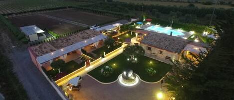 المنشأة من الخارج