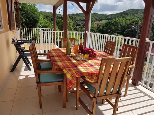 RISING SUN VILLA, AIR CONDITIONED, WIFI, (PRIVATE POOL AND JACUZZI OPTIONAL)