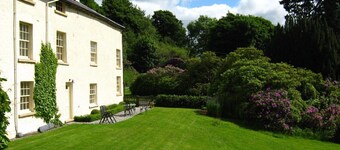 Plas yn Yale, Llandegla with mountain views from all windows 4starVisitWales