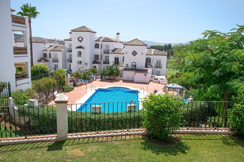 Atemberaubendes Penthouse auf dem Golfplatz von Mijas mit spektakulärem Bergblick