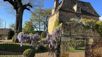Enceinte de lâhĂ©bergement