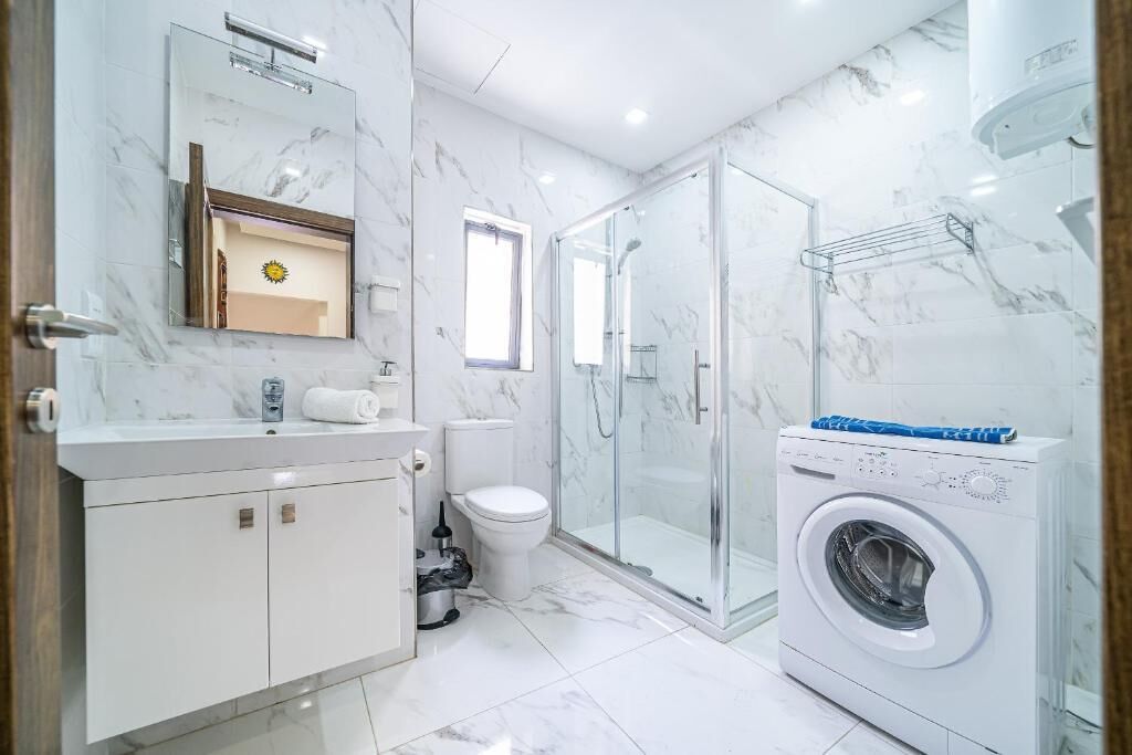 Hair dryer, towels