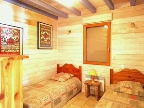 2 Schlafzimmer, Bügeleisen/Bügelbrett, Reisekinderbett, kostenloses WLAN