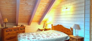2 chambres, fer et planche à repasser, lit parapluie, Wi-Fi gratuit