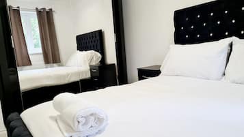 3 bedrooms, iron/ironing board, free WiFi, bed sheets