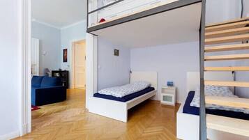 3 slaapkamers, een kluis op de kamer, een strijkplank/strijkijzer