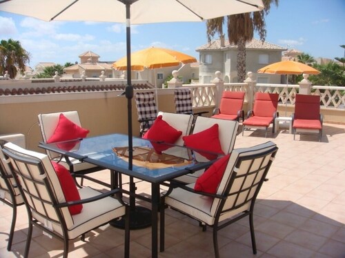 VILLA SUNRISE Detached Villa with Private Pool and Wi-Fi