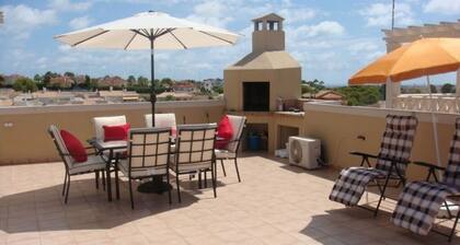 VILLA SUNRISE Familienfreundlich Villa mit eigenem Pool und Wi-Fi