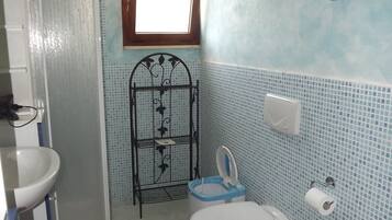 Dusche, Haartrockner, Bidet, Handtücher