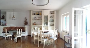 Dining - House Cerenova @ sea history nature (Marina di Cerveteri)