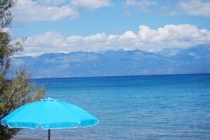 Beach nearby, beach towels - STONE'S THROW BEACH STUDIO - next to the Sea (Koroni)