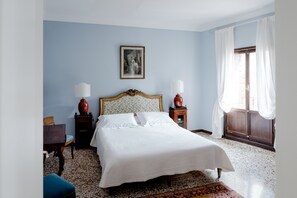 3 bedrooms, in-room safe, iron/ironing board, WiFi