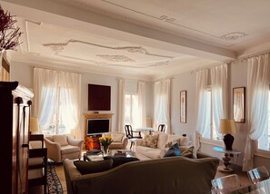 Téléviseur, lecteur de DVD