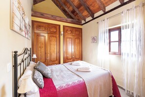 3 bedrooms, free WiFi, bed sheets