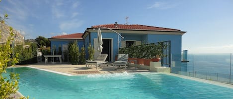 Utomhuspool