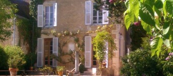 Beautiful  1850 Maison bourgeois with private pool, between Chablis and Beaune