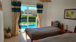 2 bedrooms, iron/ironing board, bed sheets - Lovely Apartment, Ponta da Piedade Natural Reserve, Camilo Beach, Dona Ana Beach (Lagos)