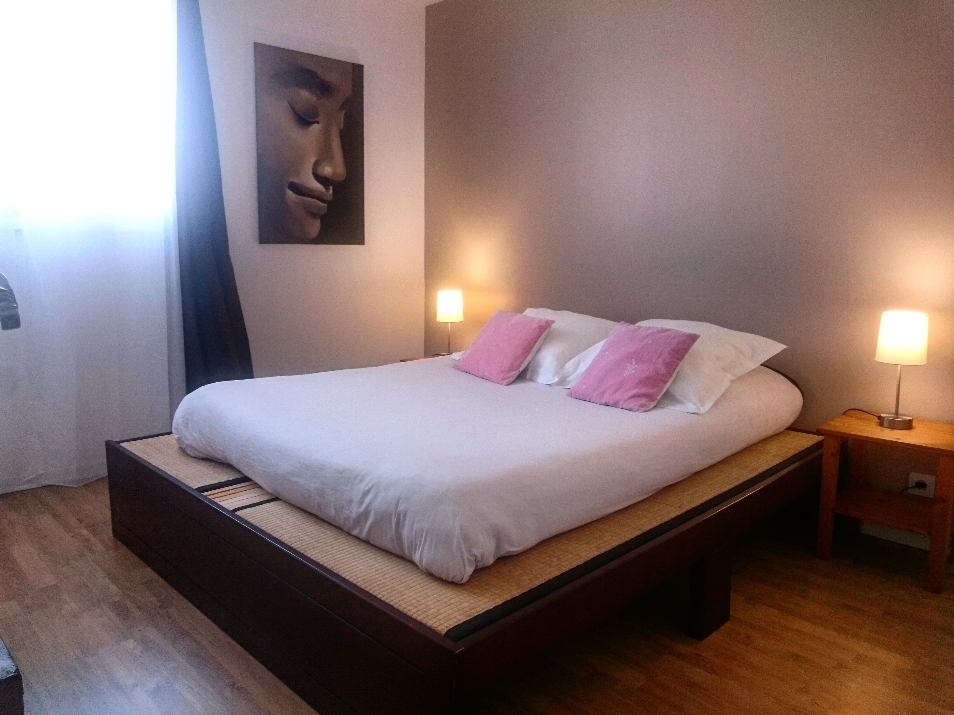 5 habitaciones, tabla de planchar con plancha y wifi 