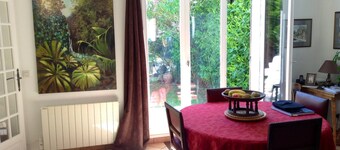 Town house in Chevreuse valley