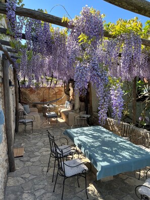 Outdoor dining - HERITAGE VILLA DEA RUSTICA (Malinska)