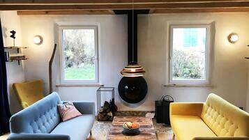 書籍、音響、電腦螢幕