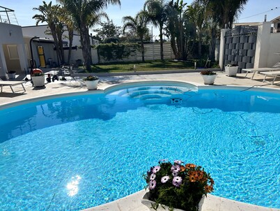 Villa With Pool Near The Sea.Syracuse, Plemmirio, Arenella,Fontane Bianche 