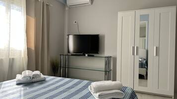 6 Schlafzimmer, Bügeleisen/Bügelbrett, Reisekinderbett, WLAN