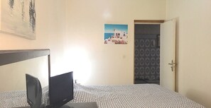 2 soverom, strykejern/-brett, internettilgang og sengetøy