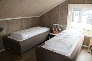 6 bedrooms, iron/ironing board, travel crib, free WiFi