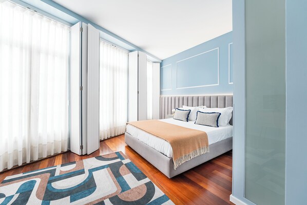 2 bedrooms, iron/ironing board, travel cot, WiFi