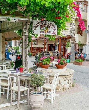 Outdoor dining - Aphrodite luxury villa with private pool ! (Hersonissos)