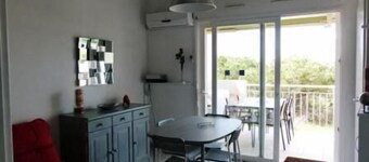 Port Camargue Very bright apartment recently renovated 14 minutes from the sea