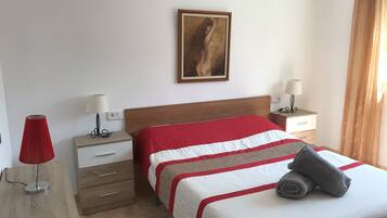 3 chambres, fer et planche Ă repasser, Wi-Fi gratuit, draps fournis