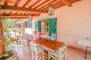 Outdoor dining - Detached house with private pool, ping pong/table football, soccer field (Collicello)