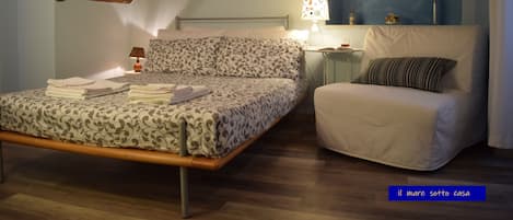 2 habitaciones, escritorio, tabla de planchar con plancha y wifi gratis