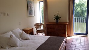 3 室のベッドルーム、アイロン / アイロン台、WiFi、ベッドシーツ