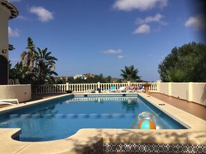 屋外プール、温水プール