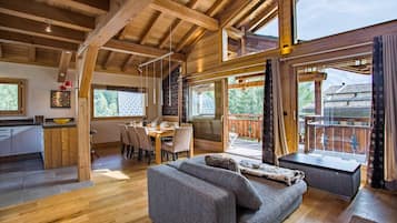 Fernseher, Kamin, DVD-Player, Stereoanlage