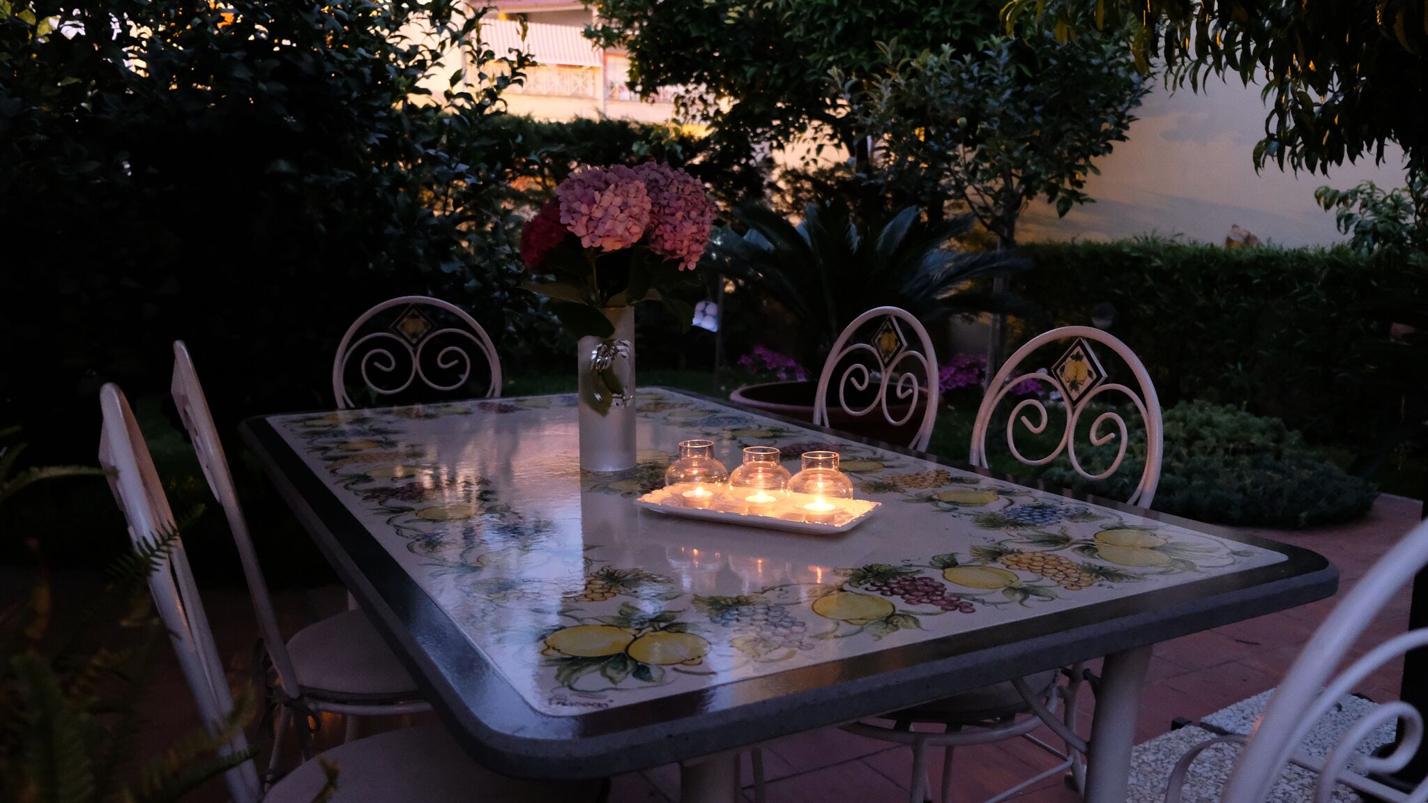 屋外ダイニングエリア