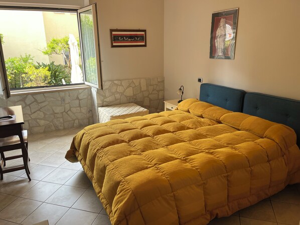 3 bedrooms, desk, iron/ironing board, travel cot