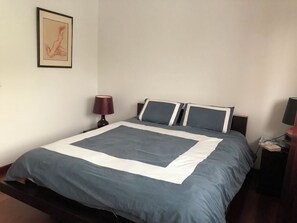 4 soverom, strykejern/-brett, wi-fi (inkludert) og sengetøy