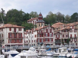 Marina - VILLA T4 1ST FLOOR SEA VIEW EXCEPTIONAL BEACH AND SHOPS ON FOOT 5 MN   (Ciboure)