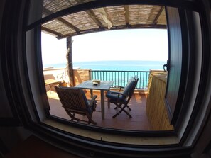 Interior - Exclusive penthouse overlooking the sea ....... with deserted beach under the house. (Alghero)
