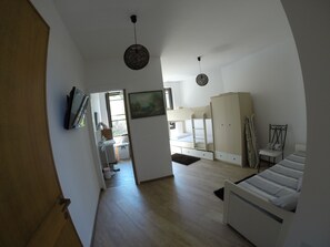 2 chambres, fer et planche à repasser, Wi-Fi, literie fournie