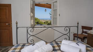 2 多间卧室、熨斗/熨衣板、免费 WiFi、床单