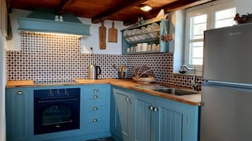 冰箱、烤箱、茶具/咖啡用具、电热水壶